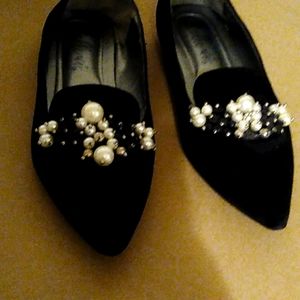 I pair previously owned dressy flats